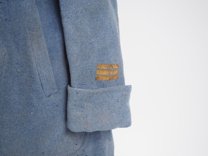 Capote de capitaine d’administration du service de santé.  En drap ble