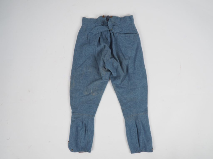 Culotte en drap bleu horizon.  Fabrication Le balle Jardinière. A.B.E.