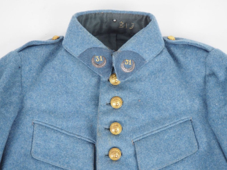 Vente aux enchères Tunique de sous-lieutenant du 31e régiment de tirailleurs algériens.  