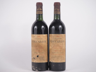 Vente aux enchères 2 BOUTEILLES CHÂTEAU MAUCAILLOU MOULIS - 1980 - BG/EA