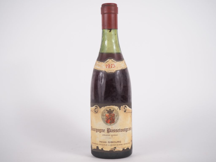 1 BOUTEILLE BOURGOGNE PASSE TOUT GRAINS HENRI GIBOURG - 1975