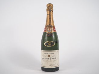 Vente aux enchères 1 VIEILLE BOUTEILLE CHAMPAGNE LAURENT PERRIER 'BRUT'