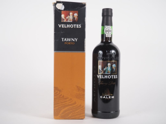 Vente aux enchères 1 BOUTEILLE PORTO VELHOTES - COFFRET