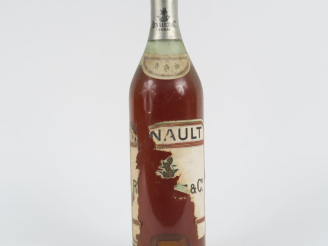 Vente aux enchères 1 VIEILLE BOUTEILLE COGNAC RENAULT *** - ETA