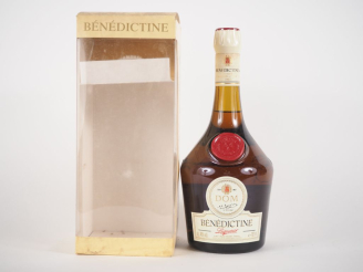 Vente aux enchères 1 BOUTEILLE BÉNÉDICTINE DOM 40° - COFFRET
