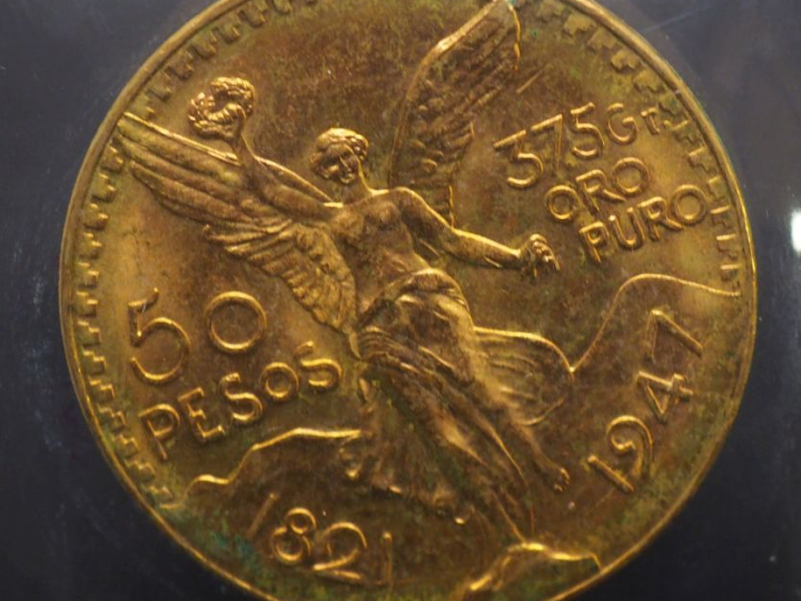 1 pièce de 50 pesos or avec certificat Crédit lyonnais n° 040736 FRAIS