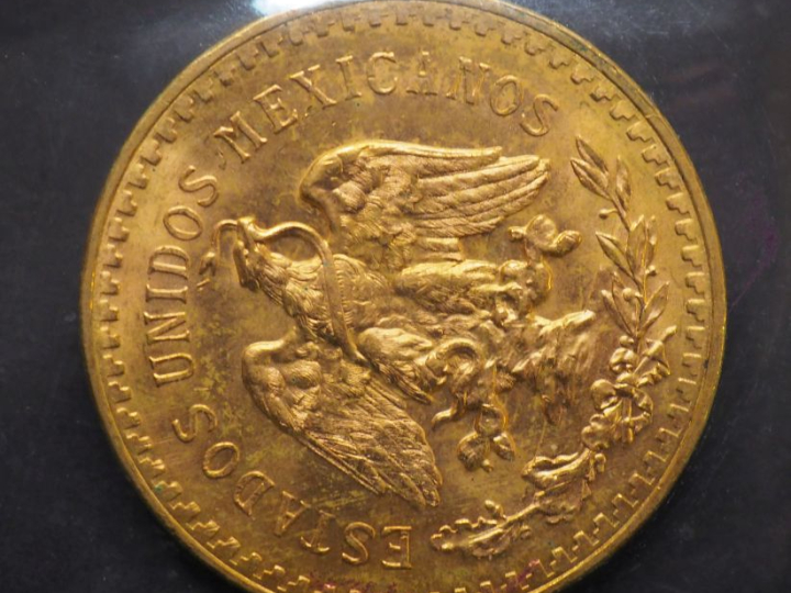 1 pièce de 50 pesos or avec certificat Crédit lyonnais n° 040736 FRAIS