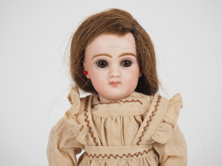 Bébé Jumeau réclame, tête porcelaine Jumeau bouche fermée, les yeux so
