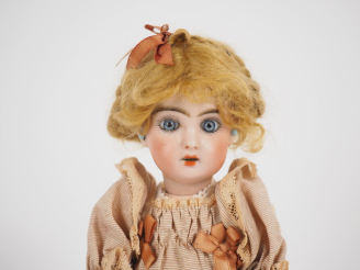 Vente aux enchères Bébé Jumeau période SFBJ marqué 1907 1, tête porcelaine bouche ouverte