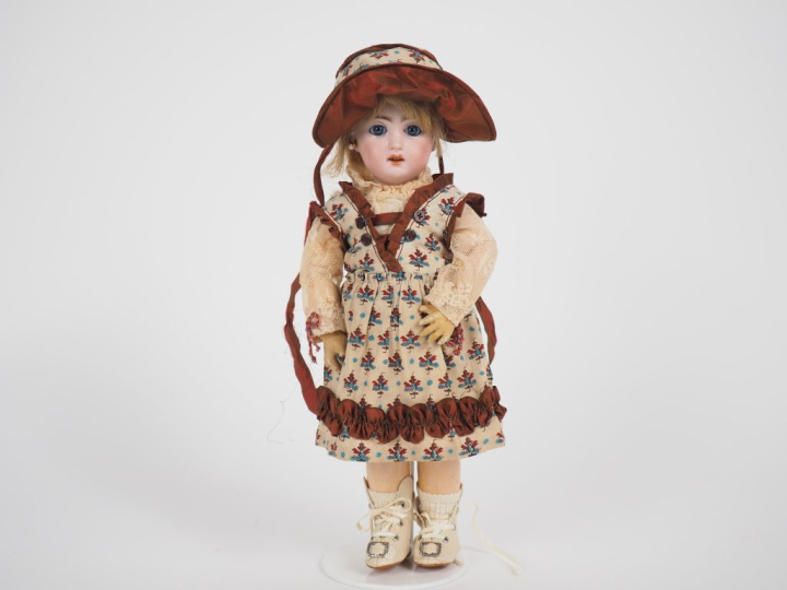 Poupée type Bleuette Jumeau, tête porcelaine moule jumeau bouche ouver