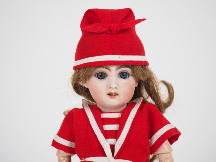 Poupée type Bleuette Jumeau tête porcelaine bouche ouverte avec 4 dent