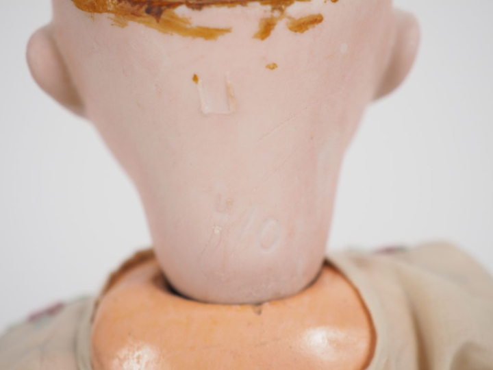 Poupée type Bleuette tête Fleischmann en porcelaine bouche ouverte yeu