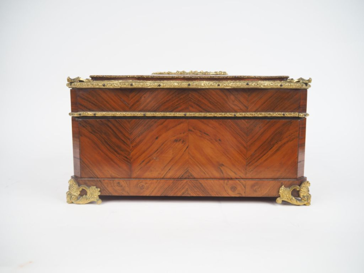 Coffret Napoléon III de style Régence en placage de bois de rose, ouvr