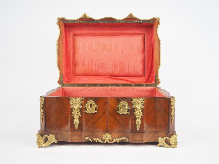 Coffret Napoléon III de style Régence en placage de bois de rose, ouvr