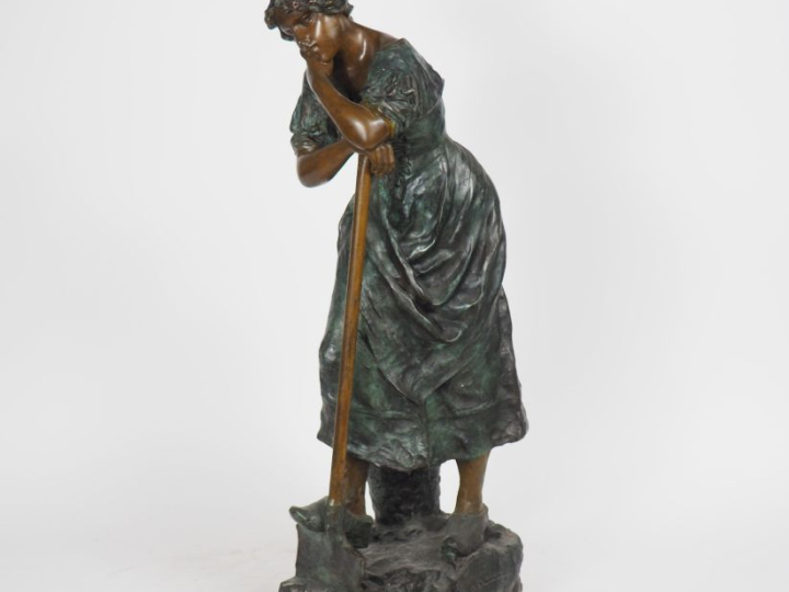A. RICHARD.  "La marayeuse" Sculpture en bronze polychrome Signée H. 7