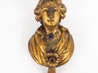 Vente aux enchères Ecole française XVIIème.  "Buste de jeune femme laurée" Sculpture en b