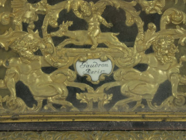 Cartel Régence en placage d'ébène fileté de laiton et bronze, cadran e