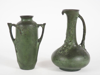 Vente aux enchères MERCIER. Vase  Art nouveau en bronze à patine verte à l'antique à déco