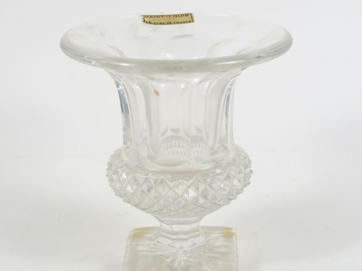 SAINT-LOUIS.  Vase Médicis en cristal Signé H. 19 cm
