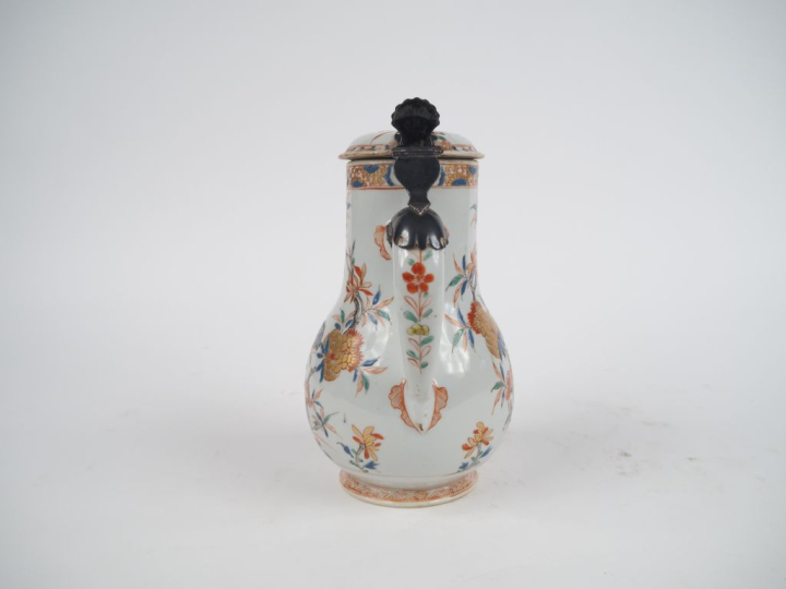 Verseuse XVIIIème en porcelaine de Chine famille rose, monture en arge