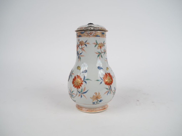 Verseuse XVIIIème en porcelaine de Chine famille rose, monture en arge