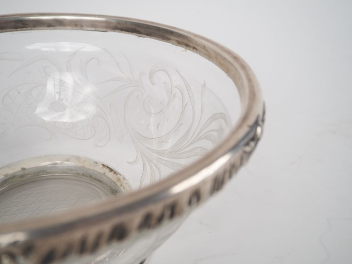 Jatte 1900 en cristal gravé et argent, poinçon Minerve, à décor de feu