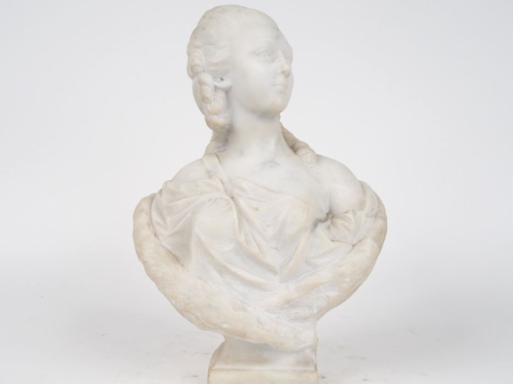 Ecole française XIXème.  "Portrait d'élégante en buste, portrait de la