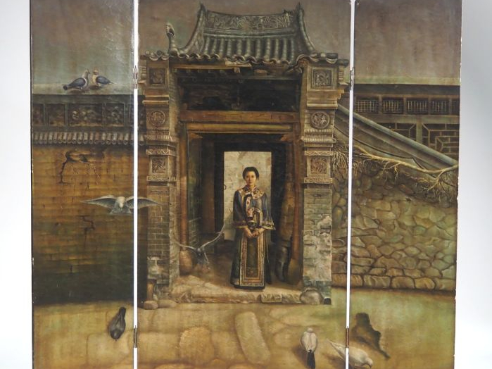 Paravent de style Extreme-Orient à trois brins à décor de jeune femme 