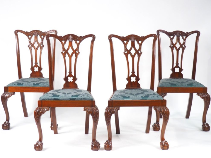 4 chaises anglaises XIXème "Chippendale" en acajou et placage d'acajou