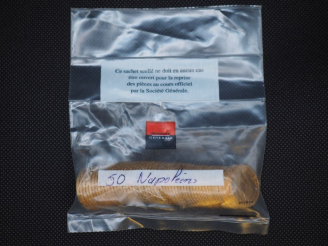 Vente aux enchères 50 pièces de 20 Francs or (une date visible 1908) Dans un sachet sous 