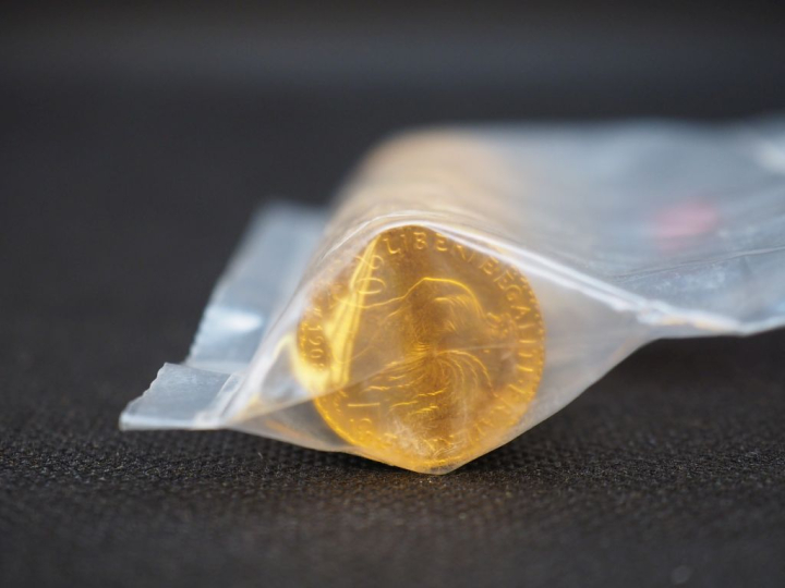 50 pièces de 20 Francs or (une date visible 1908) Dans un sachet sous 