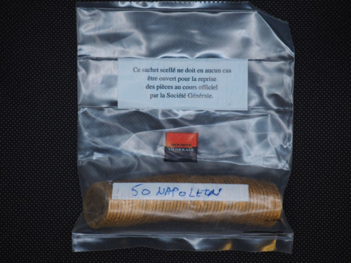 50 pièces de 20 Francs or (une date visible 1913) Dans un sachet sous 