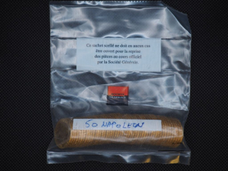 Vente aux enchères 50 pièces de 20 Francs or (une date visible 1913) Dans un sachet sous 