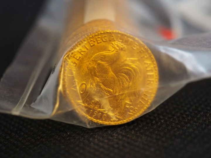 50 pièces de 20 Francs or (une date visible 1910) Dans un sachet sous 