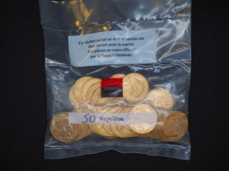 Vente aux enchères 50 pièces de 20 Francs or (dates visibles 1909, 1913) Dans un sachet s