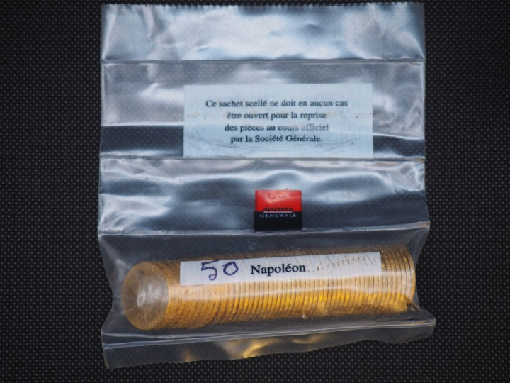 50 pièces de 20 Francs or (une date visible 1913) Dans un sachet sous 