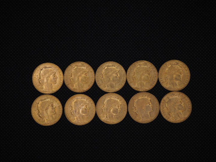 10 pièces de 20 Francs or : 1913, 1910, 1910, 1908, 1908, 1910, 1910, 