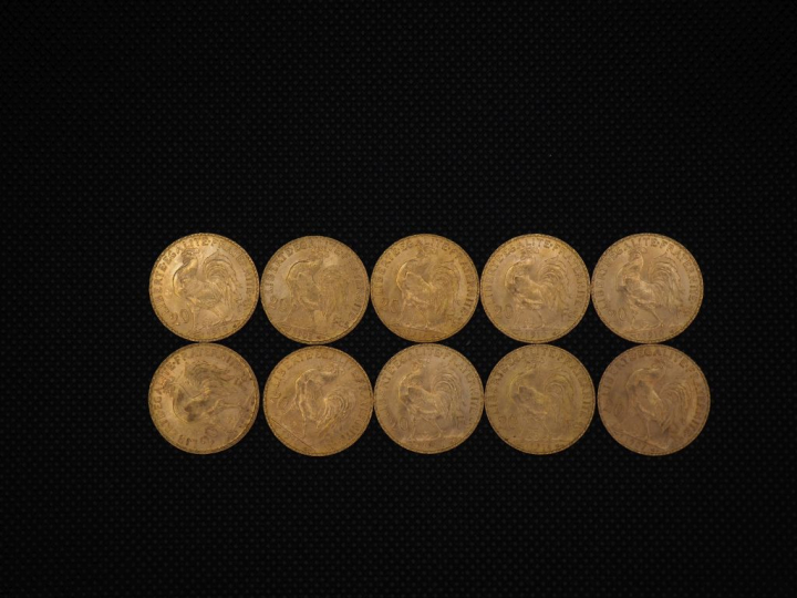 10 pièces de 20 Francs or : 1910, 1907, 1914, 1903, 1910, 1907, 1910, 