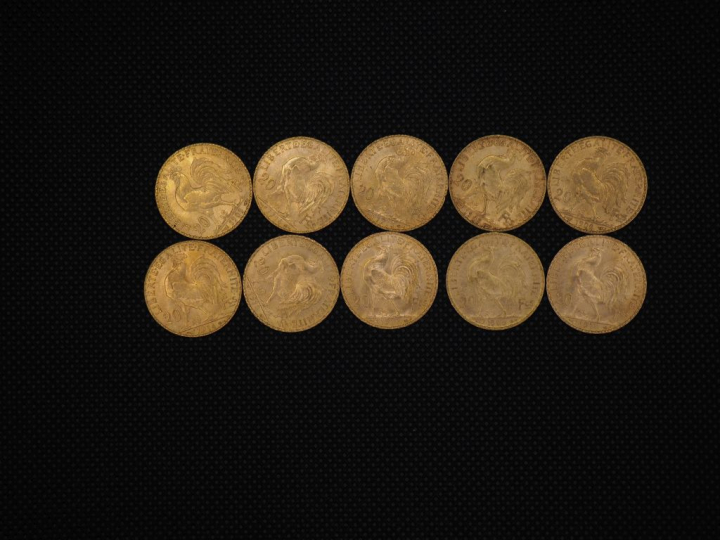 10 pièces de 20 Francs or : 1907, 1914, 1908, 1910, 1910, 1905, 1910, 