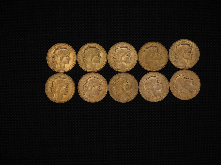 10 pièces de 20 Francs or : 1913, 1910, 1906, 1908, 1908, 1910, 1910, 