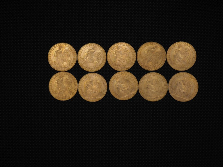 10 pièces de 20 Francs or : 1910, 1907, 1910, 1908, 1910, 1910, 1910, 