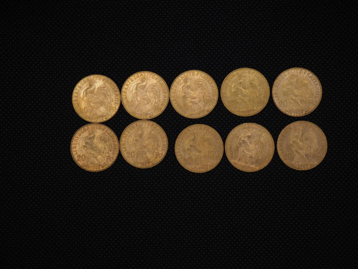 10 pièces de 20 Francs or : 1914, 1907, 1910, 1914,  1904, 1904, 1901,
