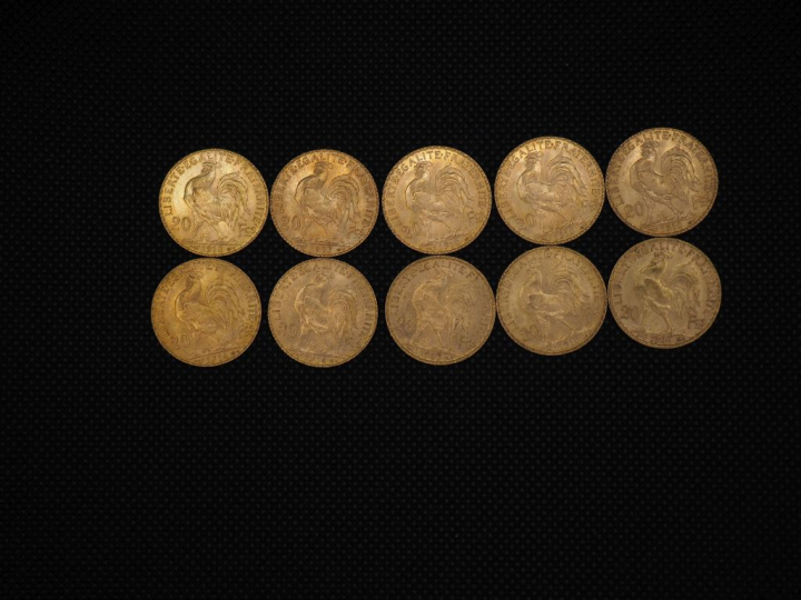 10 pièces de 20 Francs or : 1912, 1910, 1910, 1907, 1914, 1914, 1910, 