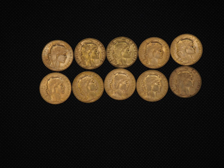 10 pièces de 20 Francs or : 1913, 1904, 1912, 1912, 1912, 1910, 1907, 