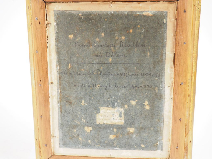 Ecole francaise première moitié du XIXème. "Portrait de charlotte Révi