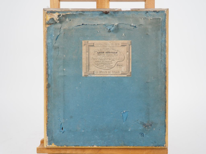 Ecole française XIXème. "Portrait de jeune fille". Fusain dans un cadr