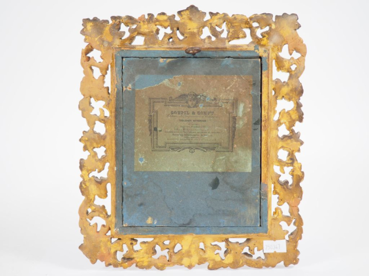 Madeleine LEMAIRE.  "jeune fille au bouquet de lilas et au vase en cér