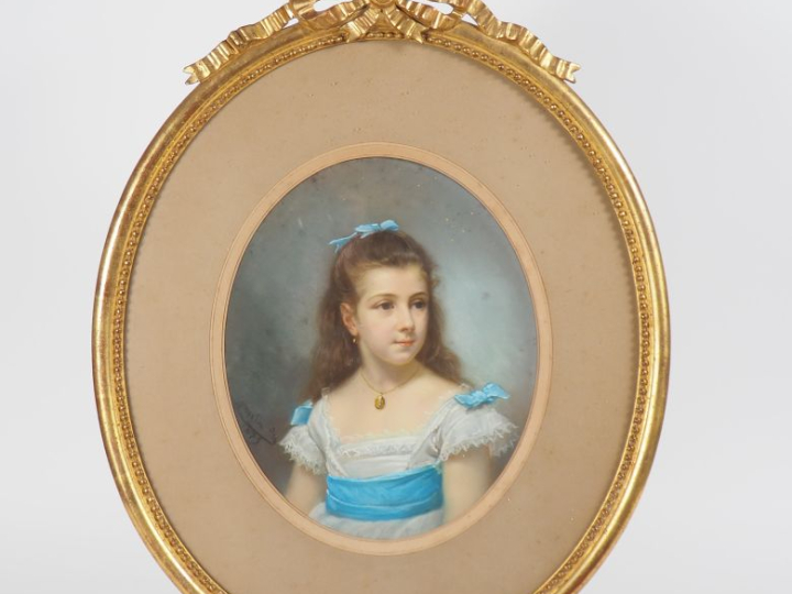 MOULIN. "Portraits de jeunes filles". Paire de pastels, l'un signé en 