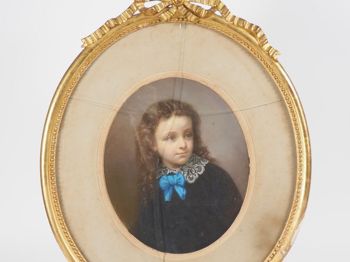 MOULIN. "Portraits de jeunes filles". Paire de pastels, l'un signé en 