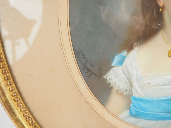 MOULIN. "Portraits de jeunes filles". Paire de pastels, l'un signé en 